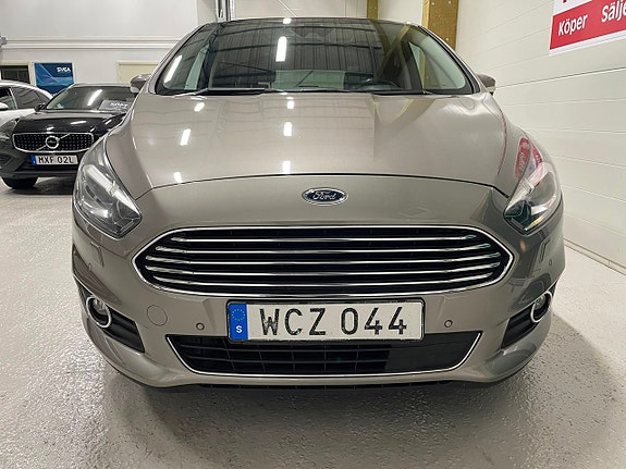 Ford S-MAX 3 of 5