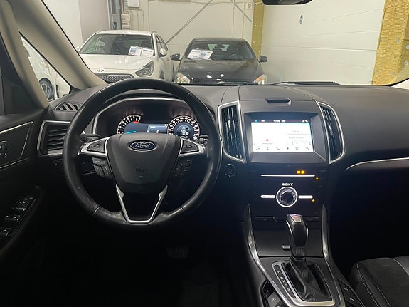 Ford S-MAX 13 of 27