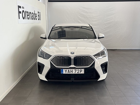 BMW iX2 2 of 5