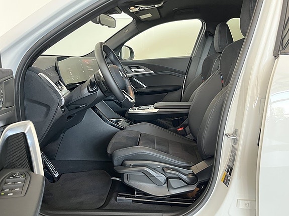 BMW iX2 5 of 5