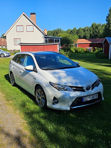 Toyota Auris 3 of 5