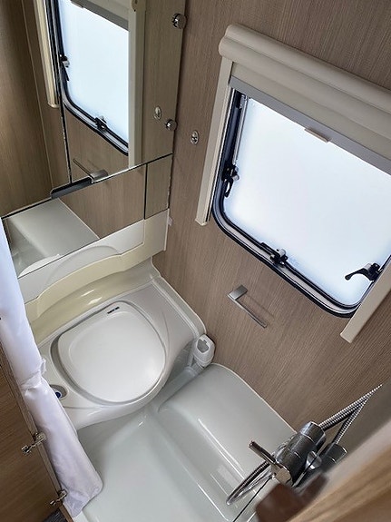 Adria Adora 593UK 7 of 10