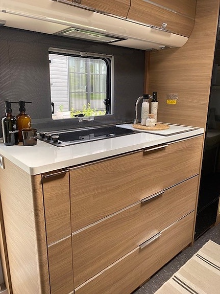 Adria Adora 593UK 3 of 10