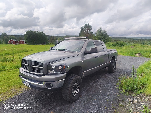 Dodge RAM 2500 3 of 5
