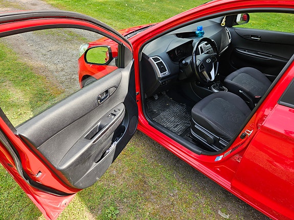 Hyundai i20 5 of 14