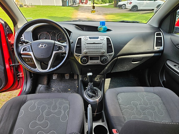 Hyundai i20 7 of 14