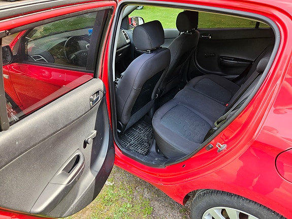 Hyundai i20 6 of 14