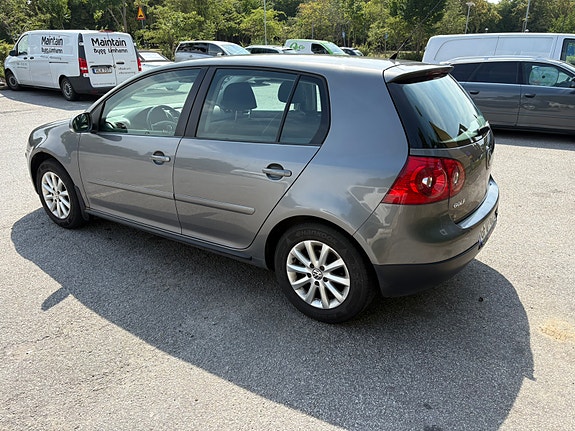 Volkswagen Golf V 4 of 7