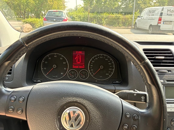 Volkswagen Golf V 7 of 7