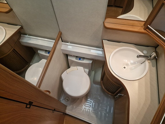 Kabe SAFIR GLE KS (ALDE+Långbäddar+1 450kg) 15 of 19