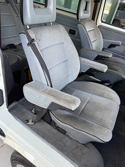 Volkswagen Caravelle 19 of 30