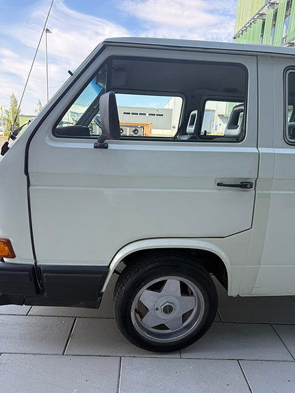 Volkswagen Caravelle 20 of 30