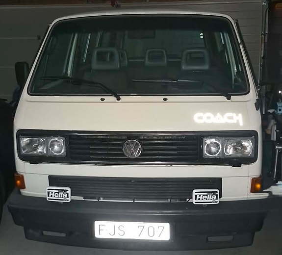 Volkswagen Caravelle 4 of 30