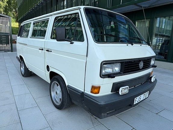 Volkswagen Caravelle 30 of 30
