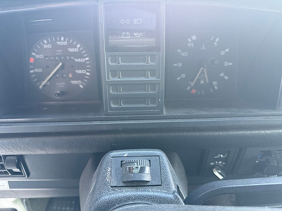 Volkswagen Caravelle 26 of 30