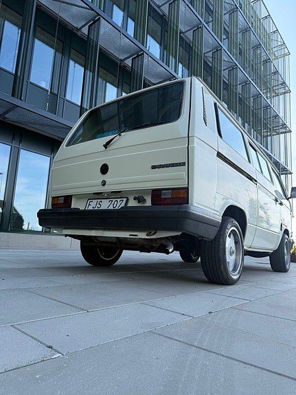 Volkswagen Caravelle 5 of 30