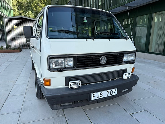 Volkswagen Caravelle 29 of 30