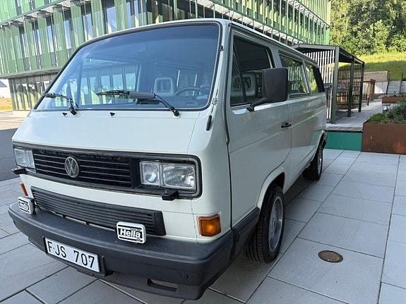 Volkswagen Caravelle 23 of 30