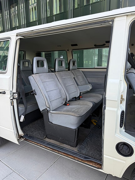 Volkswagen Caravelle 14 of 30