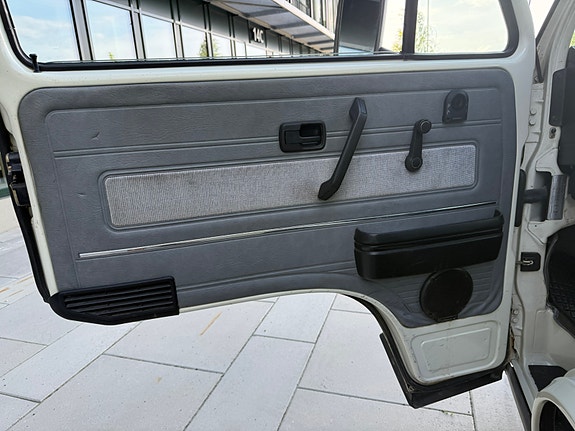 Volkswagen Caravelle 24 of 30