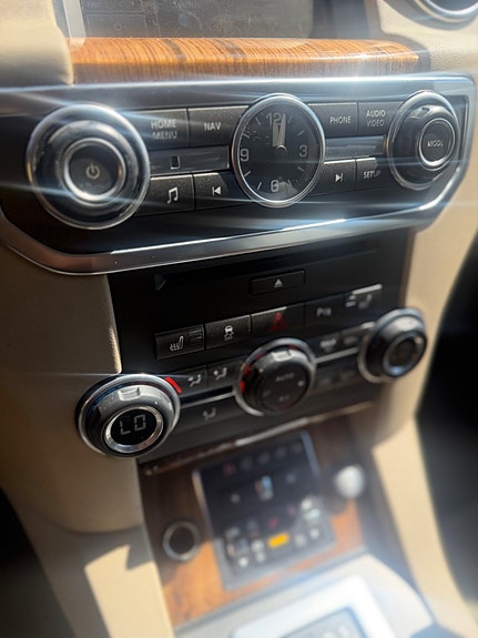 Land Rover Discovery 4 17 of 22