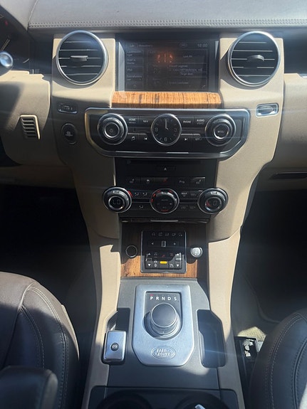 Land Rover Discovery 4 10 of 22