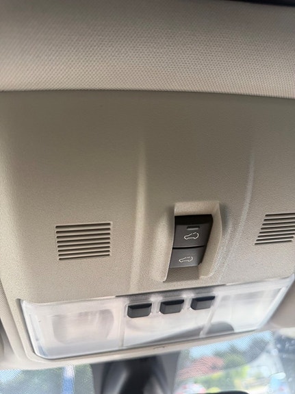 Land Rover Discovery 4 22 of 22