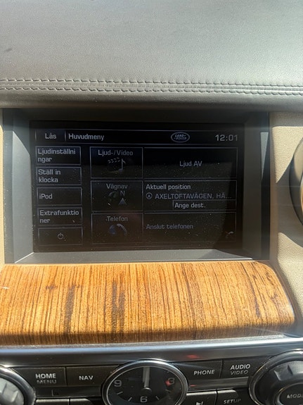 Land Rover Discovery 4 14 of 22