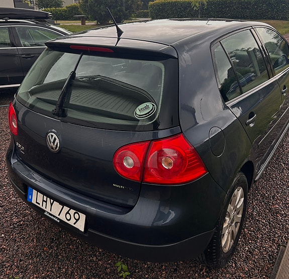 Volkswagen Golf V 4 of 5