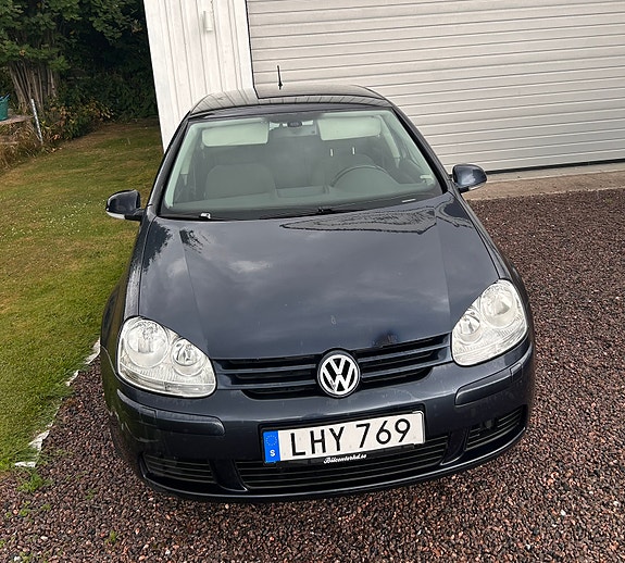 Volkswagen Golf V 2 of 5