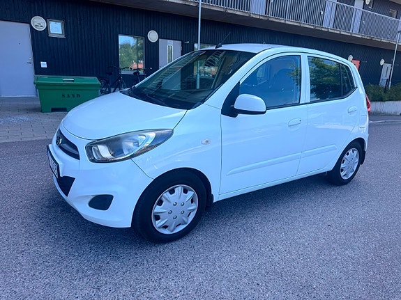 Hyundai i10 3 of 5