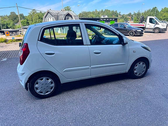 Hyundai i10 4 of 5