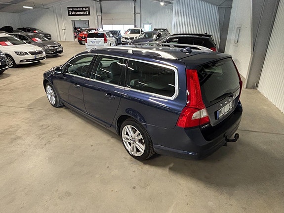 Volvo V70 4 of 5