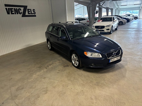 Volvo V70 2 of 5