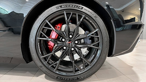 Chevrolet Corvette 8 of 19