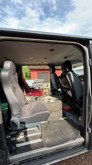 Ford Tourneo Custom 8 of 9