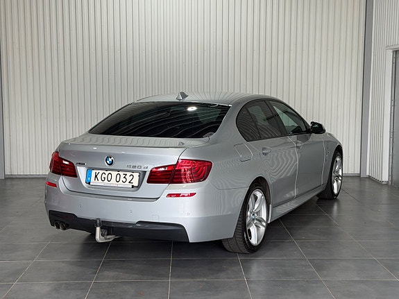 BMW 520d 3 of 5