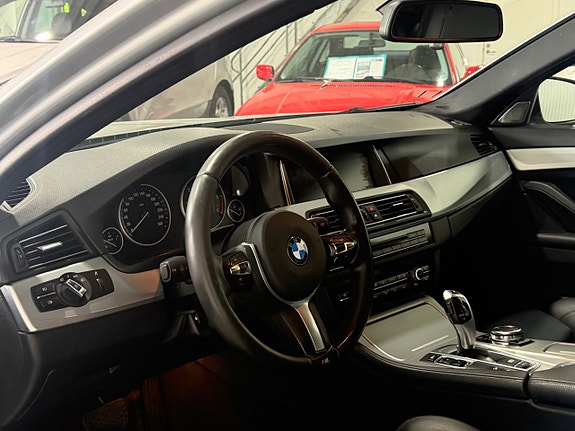BMW 520d 2 of 5
