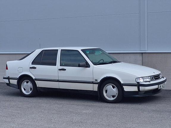 Saab 9000 2 of 5