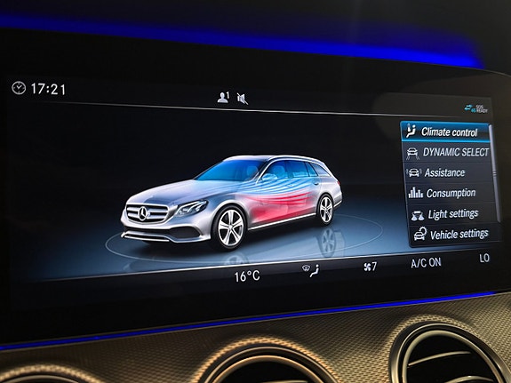 Mercedes-Benz E200 13 of 21