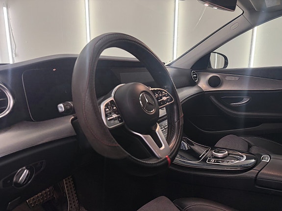 Mercedes-Benz E200 6 of 21
