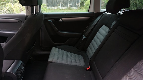 Volkswagen Passat 9 of 11