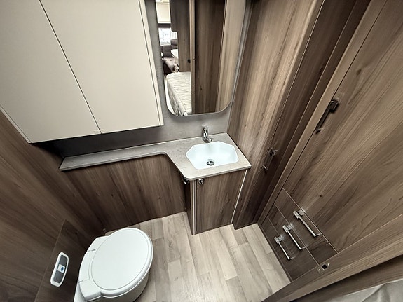 Kabe ROYAL 600 TDL KS " AC och Boxmarkis 12 of 21