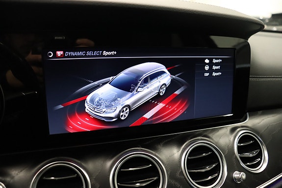 Mercedes-Benz E220 26 of 29