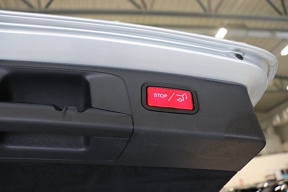 Mercedes-Benz E220 8 of 29