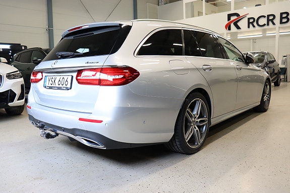 Mercedes-Benz E220 5 of 29