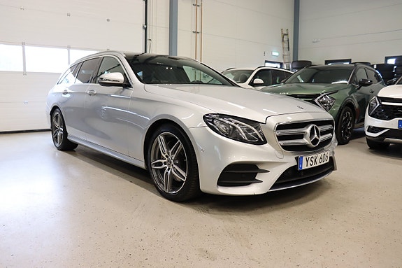 Mercedes-Benz E220 2 of 29