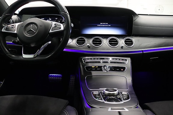 Mercedes-Benz E220 16 of 29
