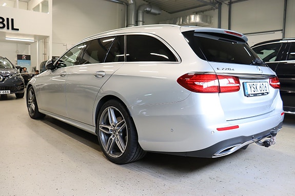 Mercedes-Benz E220 4 of 29