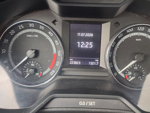 Skoda Octavia Scout 8 of 23